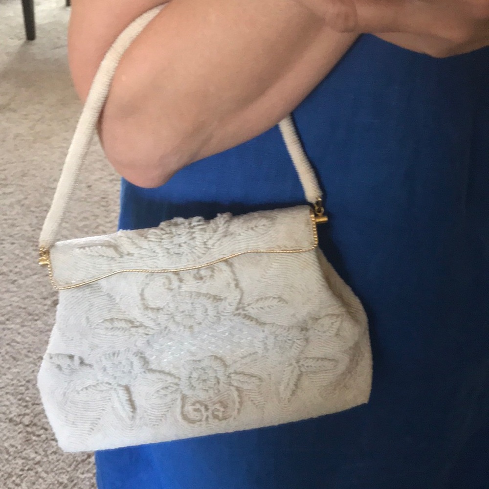 Vintage - Chic 1950s off white beaded purse